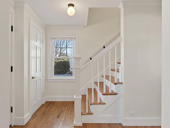 3rd image of 20 Cottage Farms Road