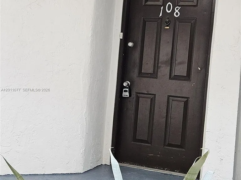 211 Lake Pointe Dr #108 — Photo 2