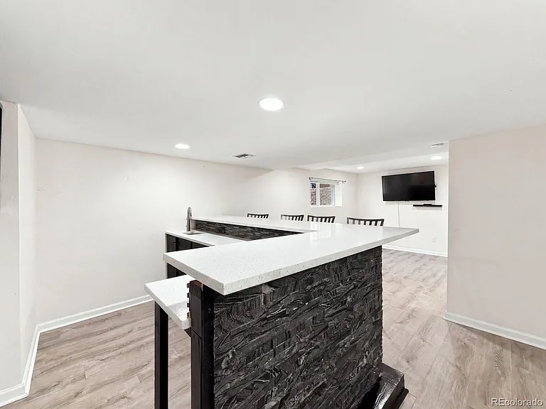 1050 S Monaco Street Pkwy — Photo 24