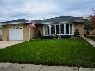 8926 N Elmore St, Niles, IL