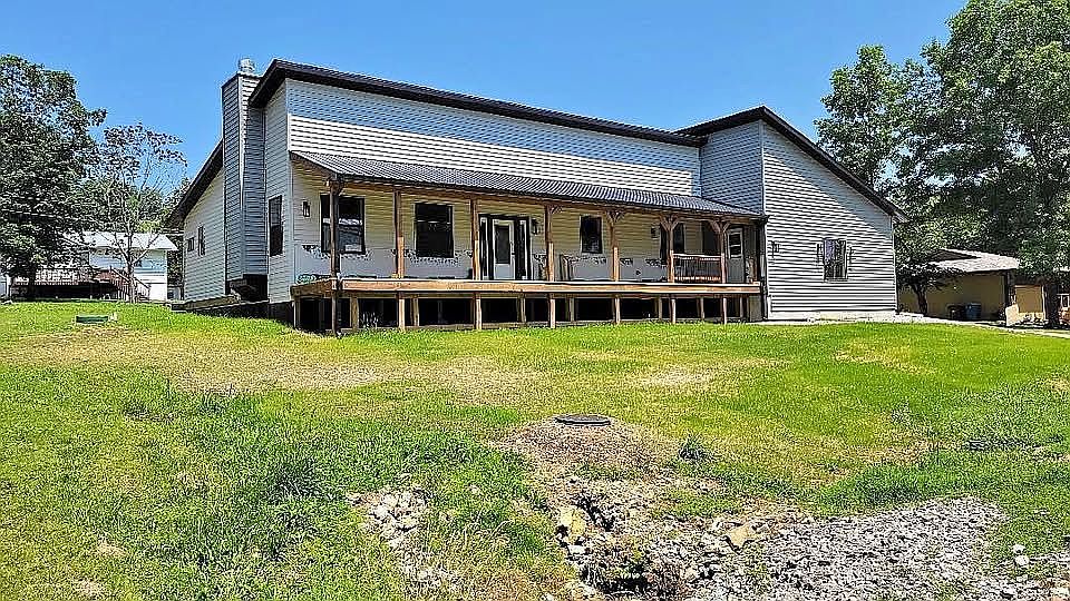 1st image of 104 Lakeshore Dr