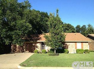 2709 Warren Ln, Fort Worth, TX 76112