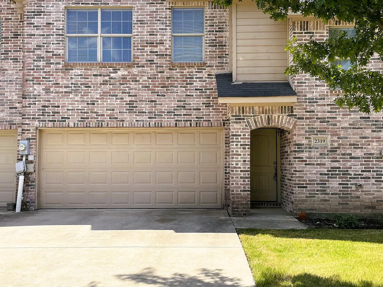 4 bed, 1700 sqft, $2,500 — Photo 2