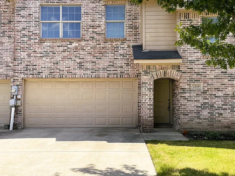 2307 Calendar Ct — Photo 2