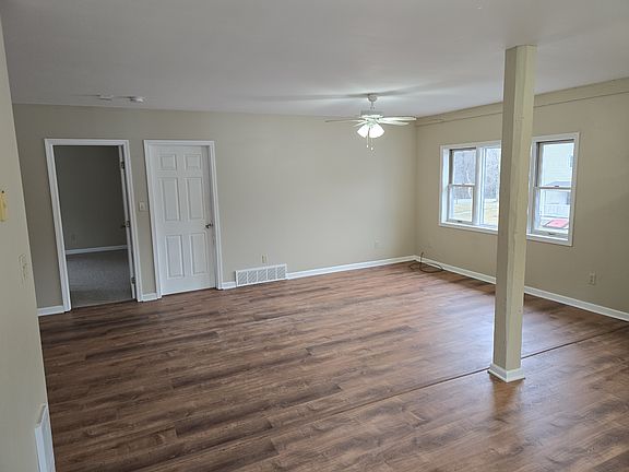 5th image of 52 Shelterwood Rd #B