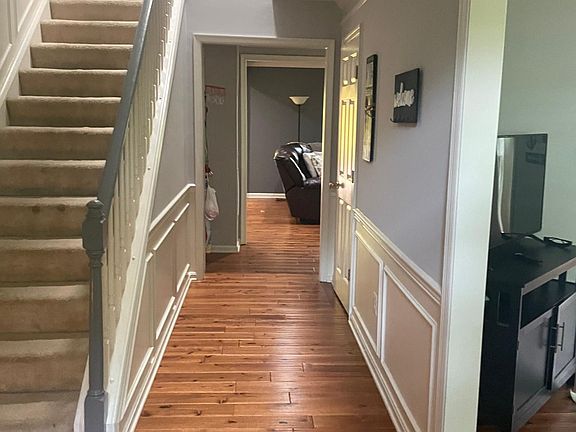 5th image of 1011 Rosslare Ct