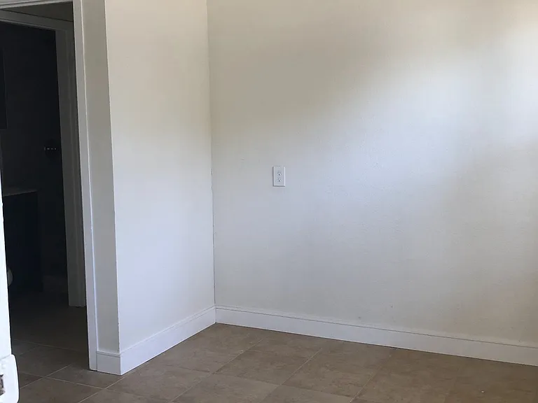 1057 N Pershing Ave #3 — Photo 1
