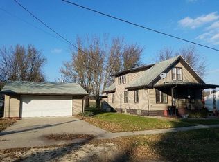 216 E Herriman Ave, Wadena, IA 52169