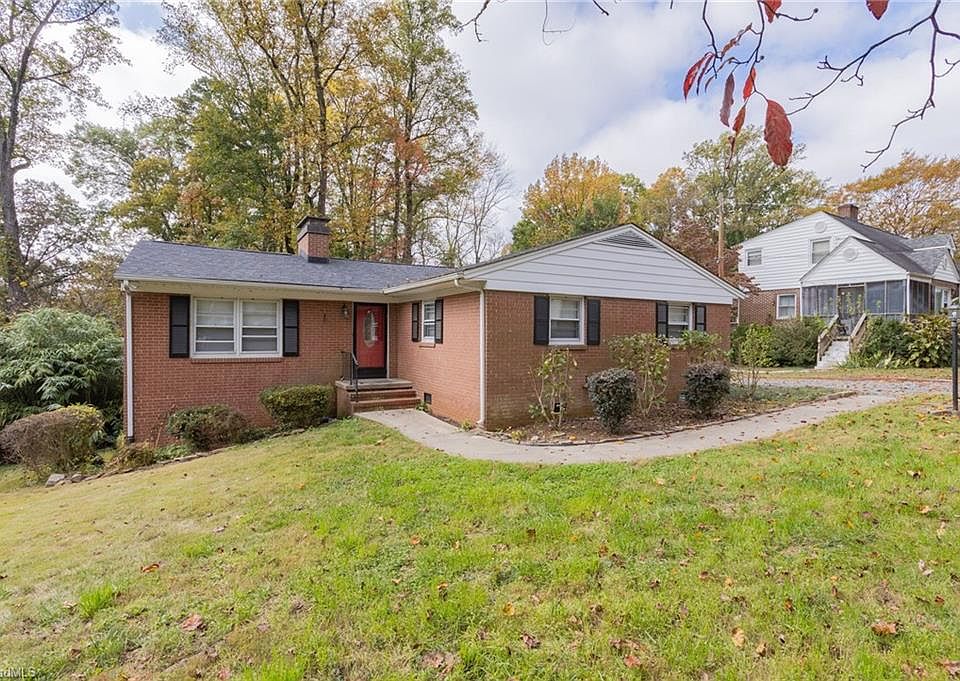 1st image of 2613 Stratford Dr