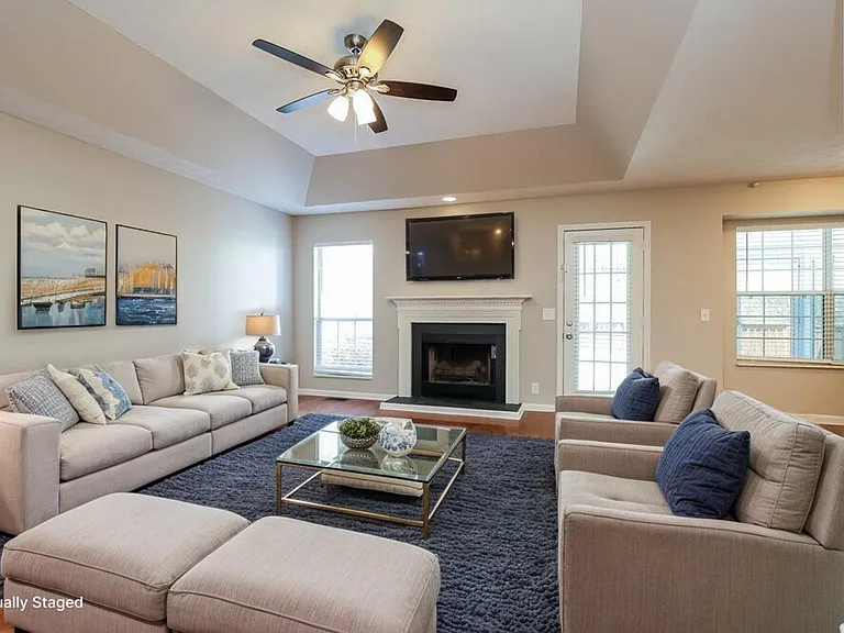 823 Neelys Chase Dr — Photo 3