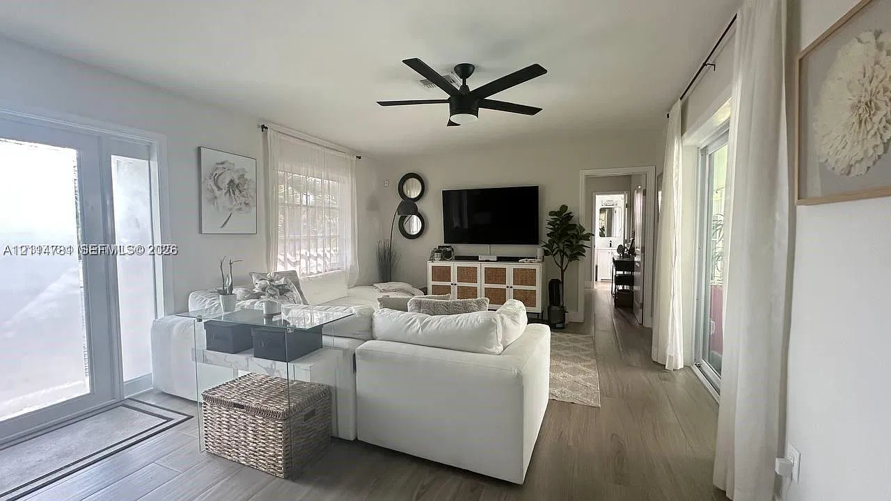 Tamarac Hills 1st Sec — Photo 1