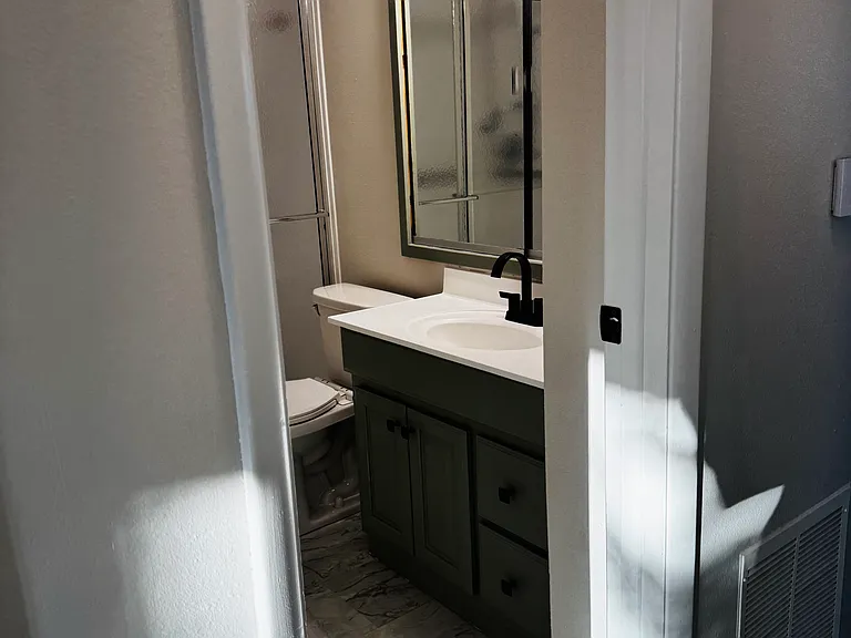 59 Fleetwood Rd NW — Photo 17