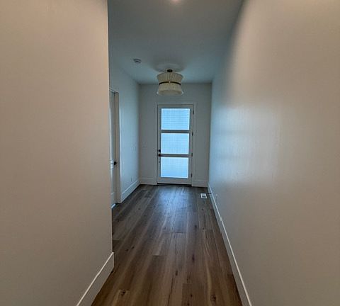 5th image of 636 E Vandalay Ln S