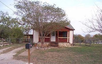 1st image of 401 Siesta Ct