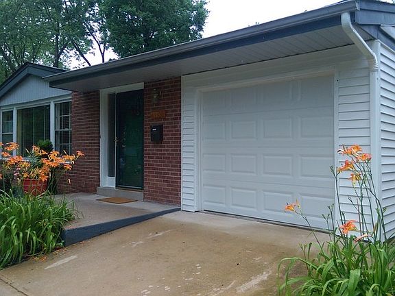 Garage View
						:
						New Single Car Garage