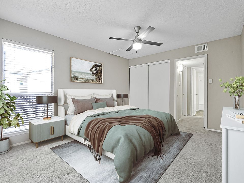 Lexington Apartment Homes