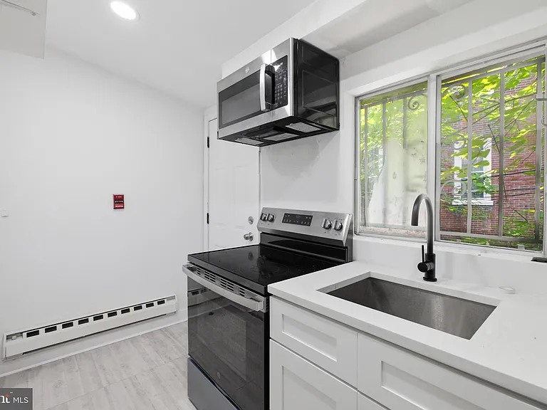 4242 Pine St #1B — Photo 13
