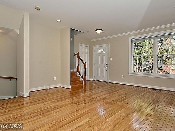 5th image of 2407 N Greenbrier Ct