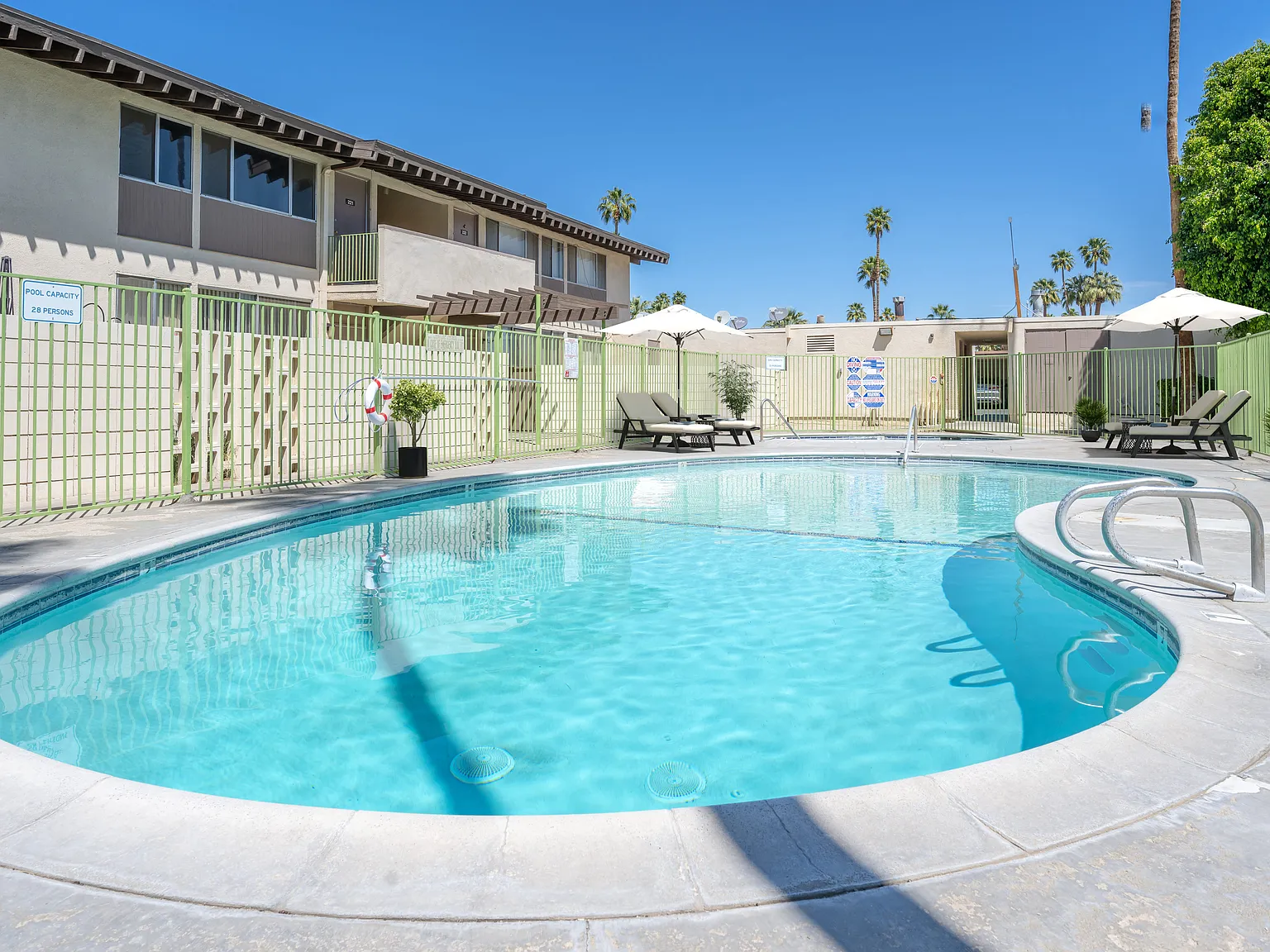 Tahquitz Court — Photo 4