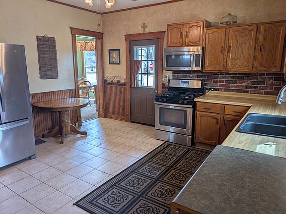 4th image of 502 N Walnut Ave