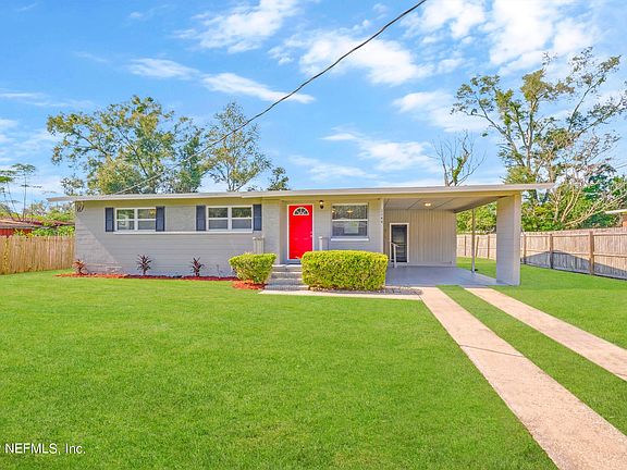 3rd image of 1144 Skye Dr W