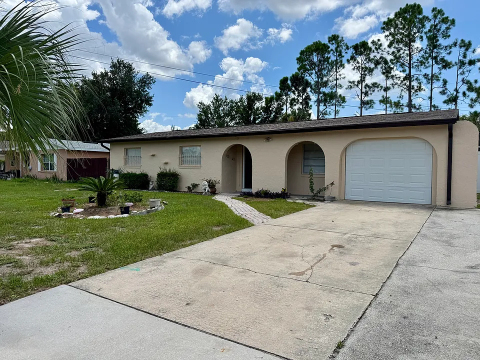 775 Hillview Dr