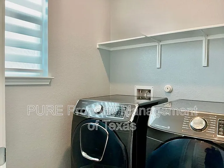1008 Brenham Ln — Photo 31