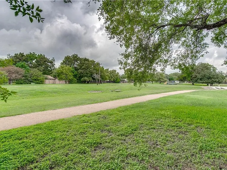 12314 Wipple Tree Cv — Photo 11