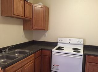 106 N 6th St APT E, Carlsbad, NM 88220