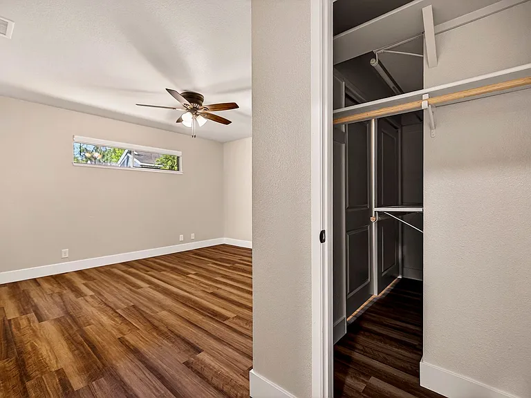 2925 Burnap Ave — Photo 16