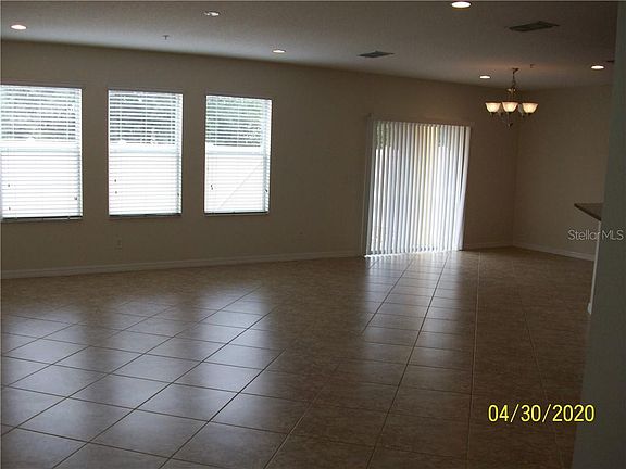 3rd image of 213 White Dogwood Ln