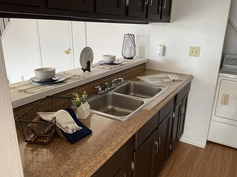 640 Briar Mnr — Photo 2