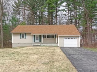 3 Skidmore Dr, Saratoga Springs, NY 12866