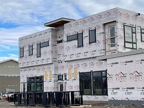 3rd image of 2350 Vaquero Pkwy #202