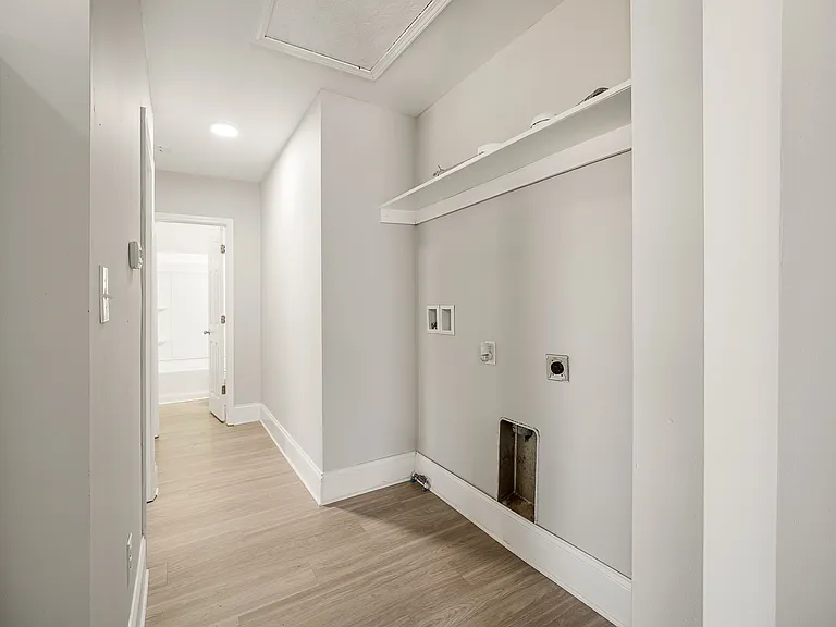 373 Spring St SW #1 — Photo 13