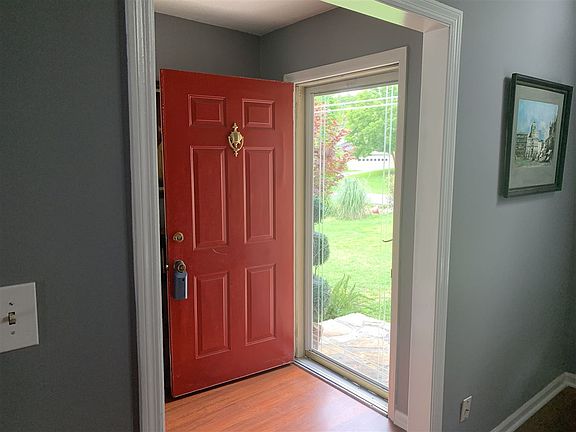 3rd image of 2525 Rolling Hills Dr NW