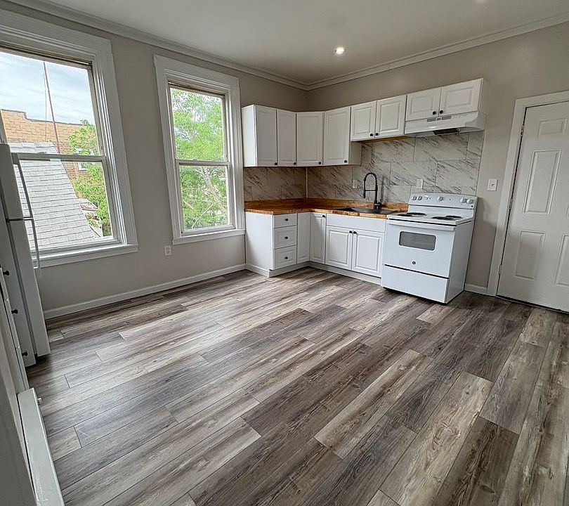 1st image of 114 Congress St Unit 3