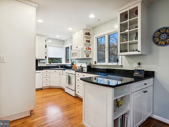 4th image of 5208 Camberley Ave