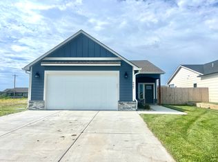 9907 Weeping Willow Dr, Manhattan, KS 66502