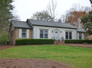 1906 Selkirk Dr, Greensboro, NC 27410