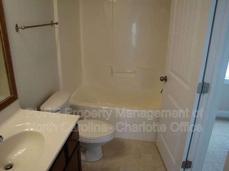 15959 Rose Glenn Ln — Photo 10