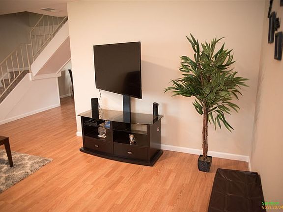 2nd image of 3005 Iris Ave Unit F