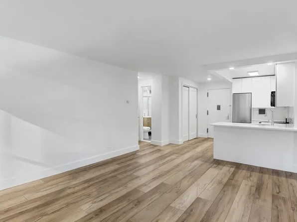 315 West 57th Street image 1 of 23