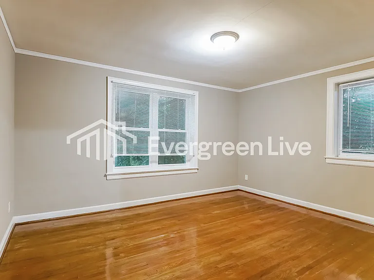 2732 Ashley Ave — Photo 11
