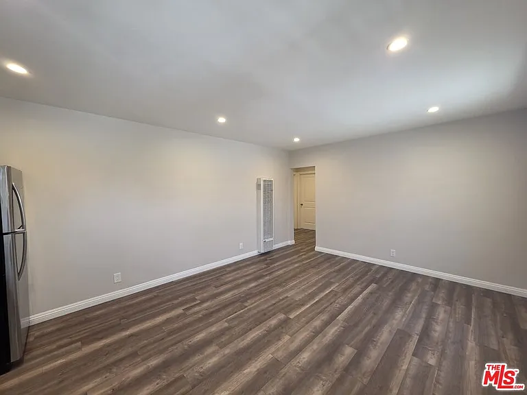 2012 S Holt Ave #2014 — Photo 19