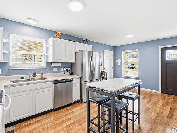 4th image of 2591 Oak Forest Dr