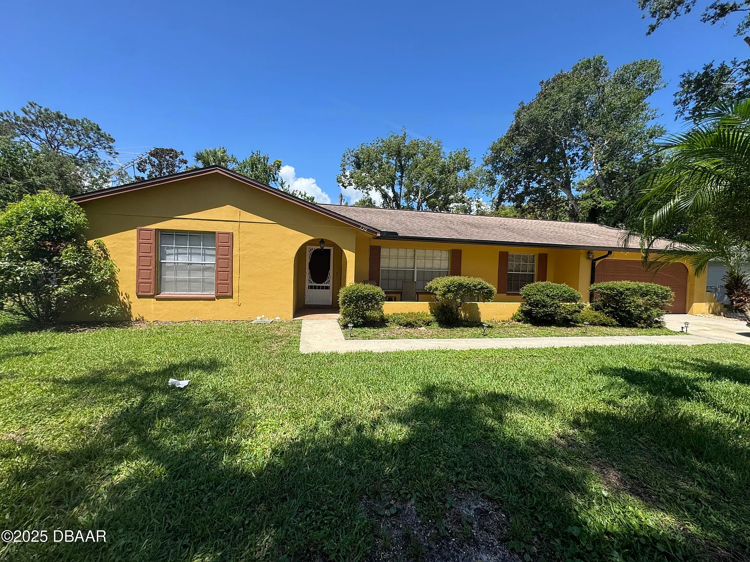 3 bed, 2.0 bath, 2295 sqft, $2,100 — Photo 2