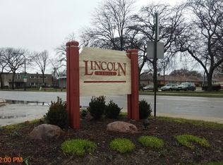 7426 Lincoln Ave #B, Skokie, IL 60076