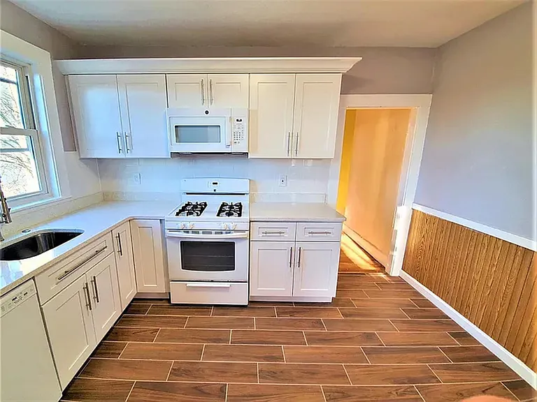 39 Waterhouse St — Photo 8