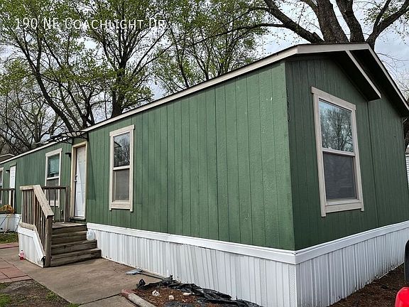 5th image of 190 NE Coachlight Dr